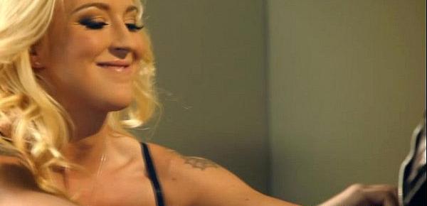  Blonde with bigtits fucks and sucks cock